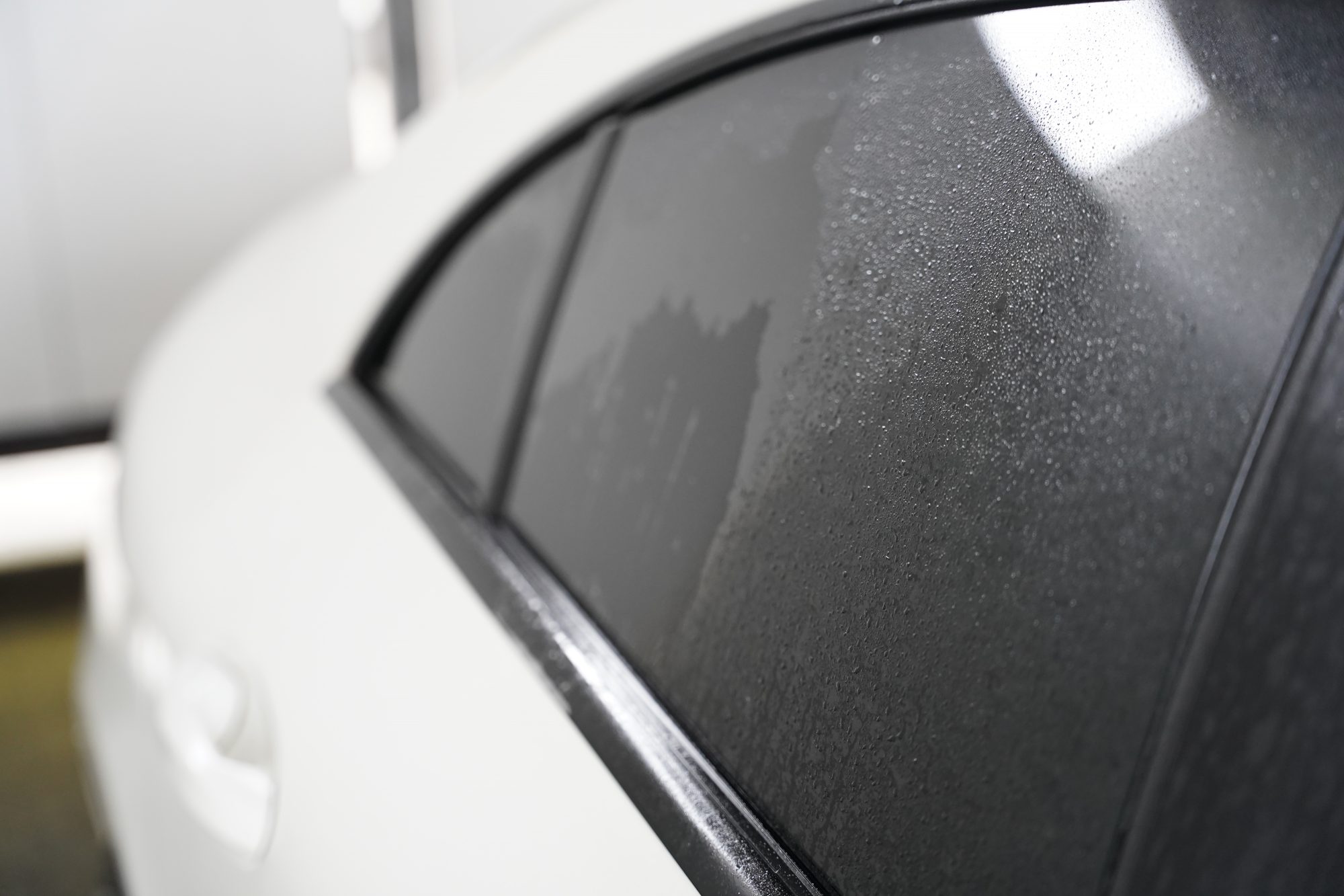 Auto selbst waschen - Wasserperlen vor der Trocknung