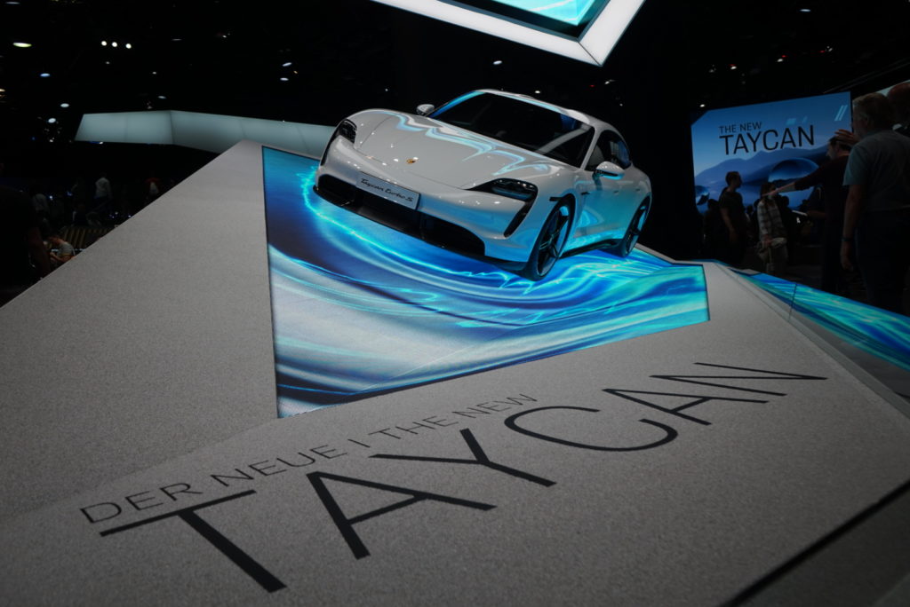 Neue Elektroautos 2019 2020 - Porsche Taycan Turbo auf der IAA 2019