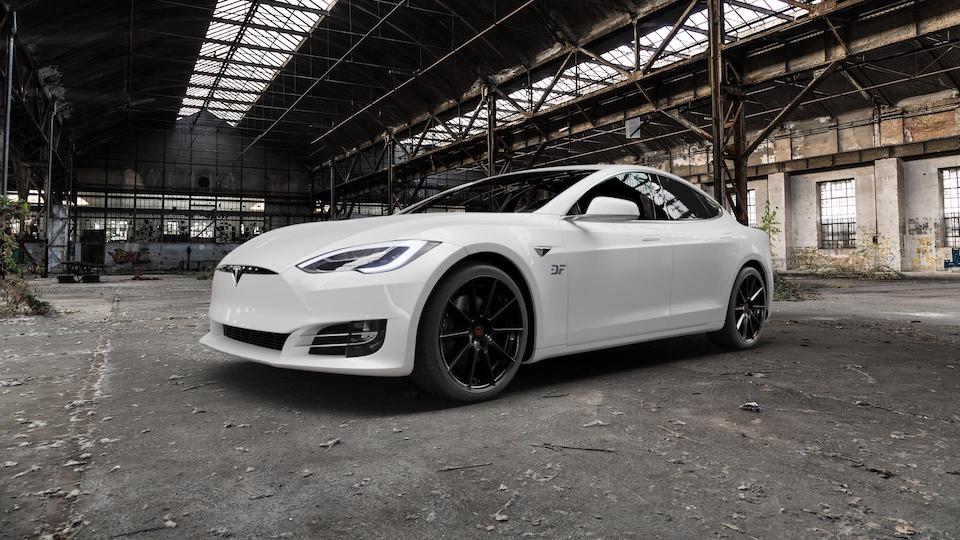 Reifen für Elektroautos: Tesla Model S Facelift 