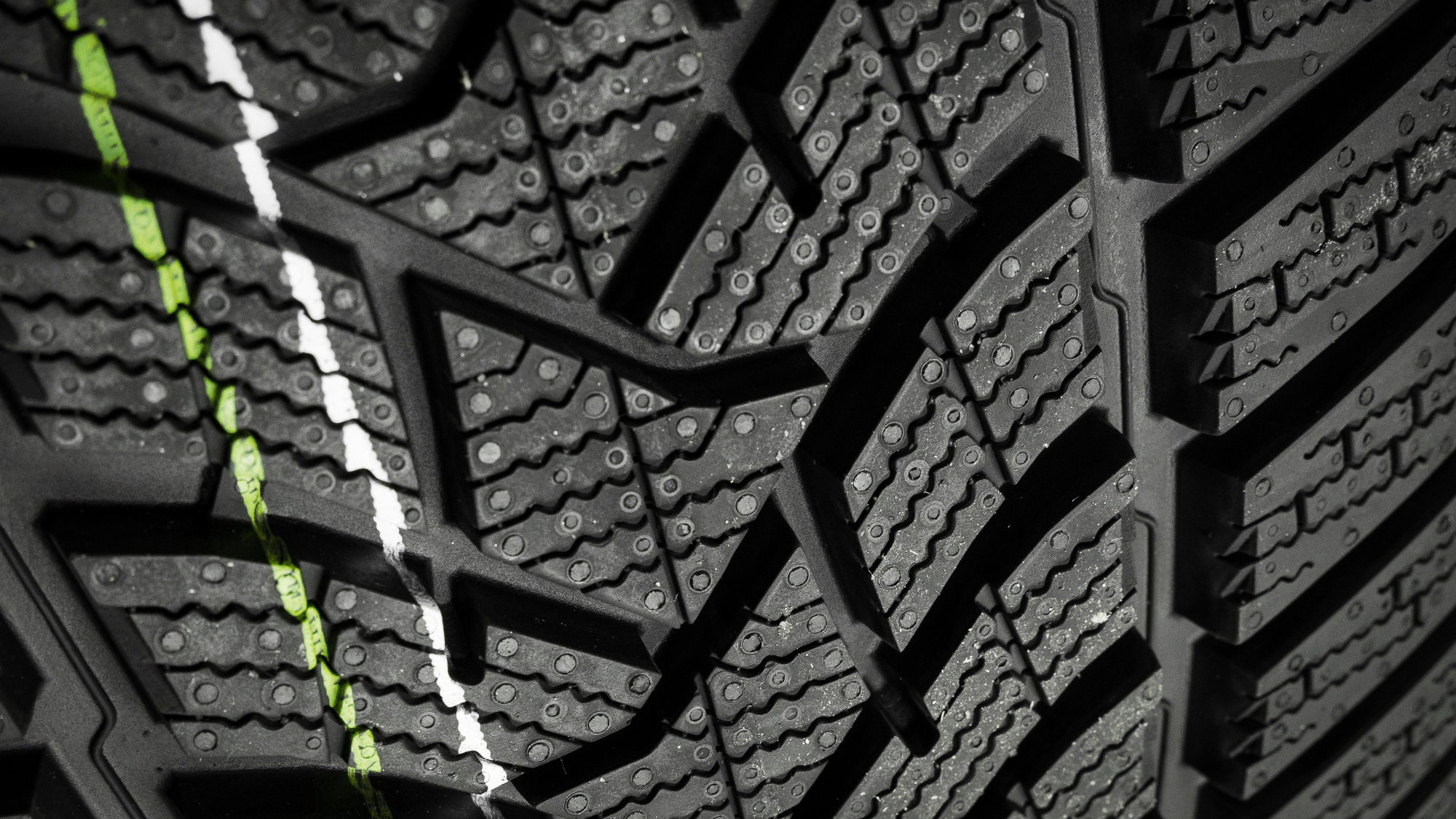 Wie gut sind Hankook Winterreifen - 5 Vorteile und 6 Reifenempfehlungen - Reifen im Profil-Profiltiefe, Lamellen-Reifen für Schnee