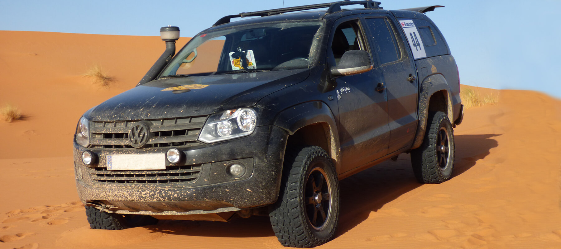 Offroad Felgen 6 Fakten und 13 Alus - Dotz Crunch auf Geländewagen in Wüste